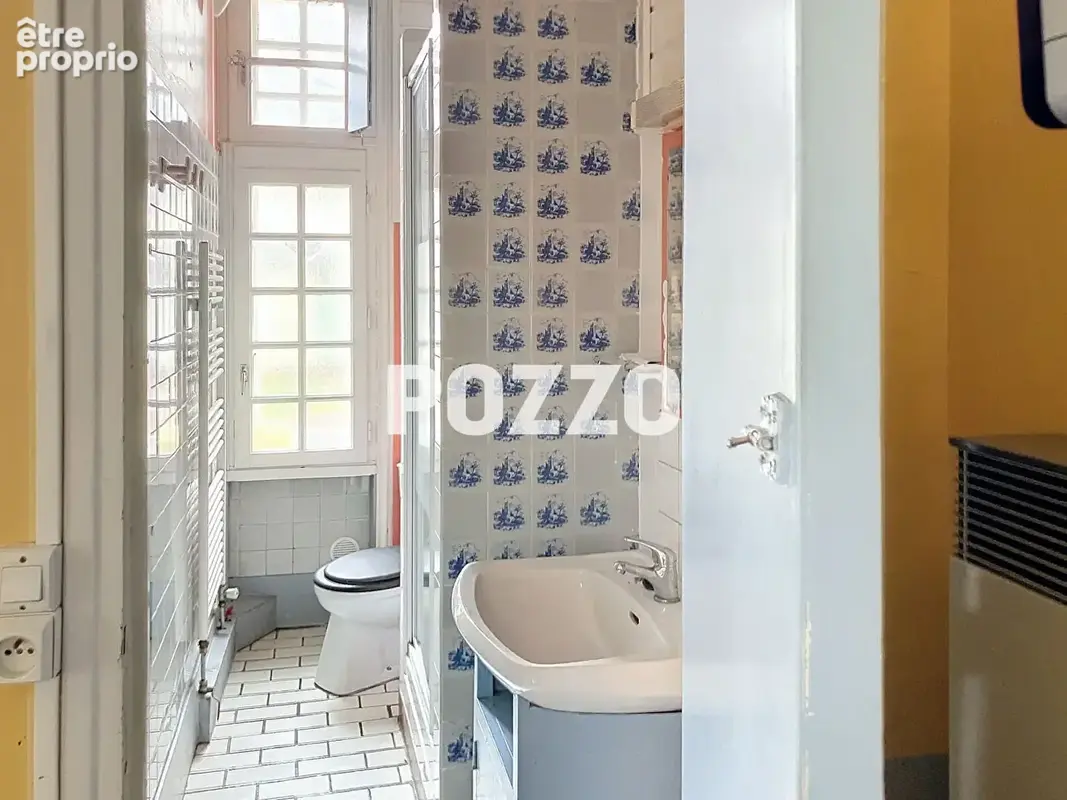 A vendre grande maison située à Grandcamp Maisy composée de 14 pièces principales - photo 17