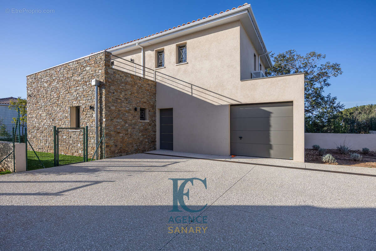 Maison à SIX-FOURS-LES-PLAGES