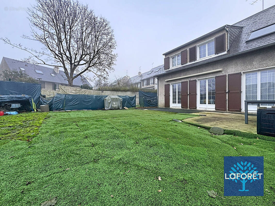 Maison à SAVIGNY-SUR-ORGE