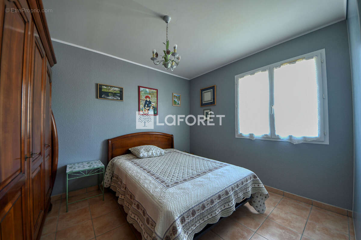 Jolie propriété de style provençal avec piscine à vendre à Lisle-sur-Tarn - photo 9
