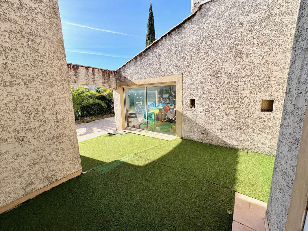 Superbe et Spacieuse villa familiale 210m2 4 chambres + 1 bureau avec vaste séjour lumineux et sous-sol aménageable - photo 7