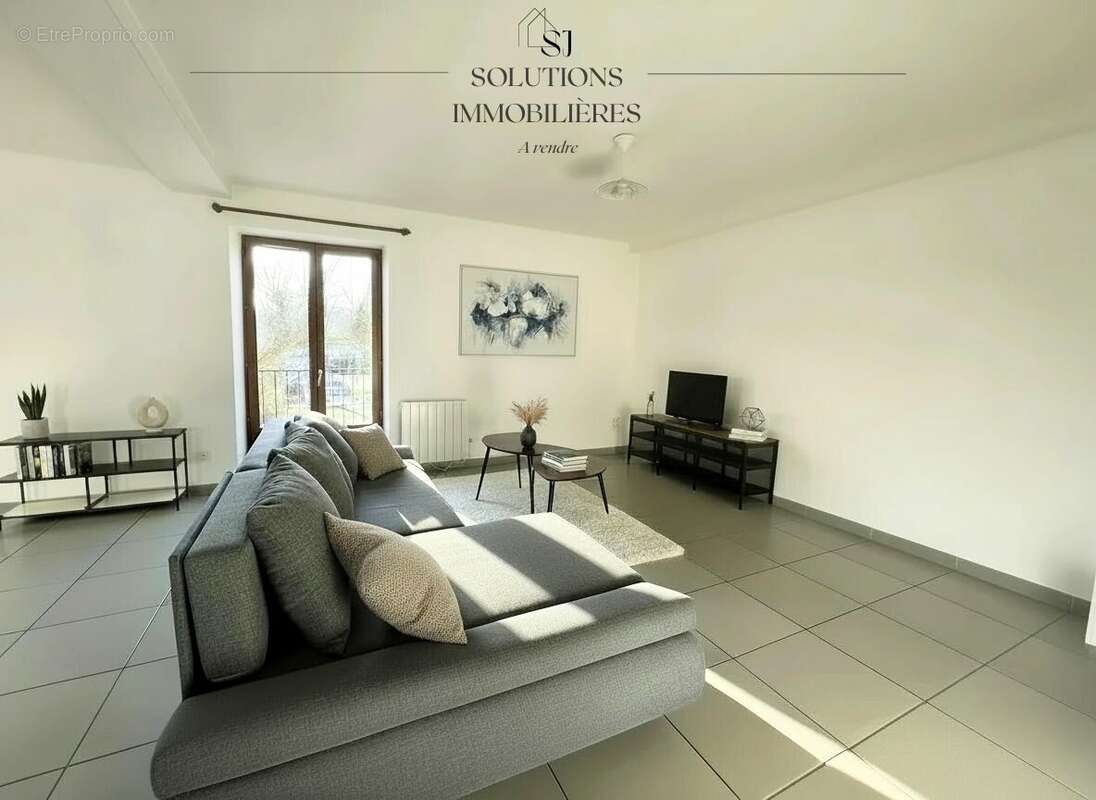 Appartement à CONDRIEU