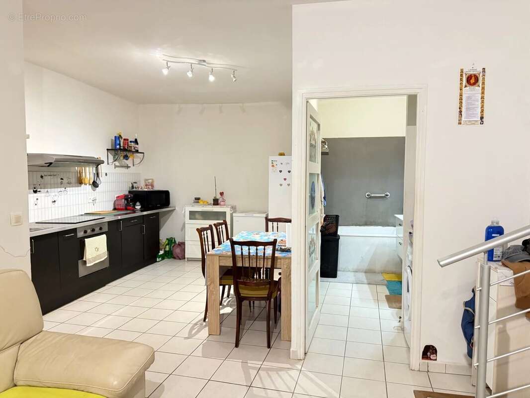 Appartement à SAINTE-ANASTASIE-SUR-ISSOLE
