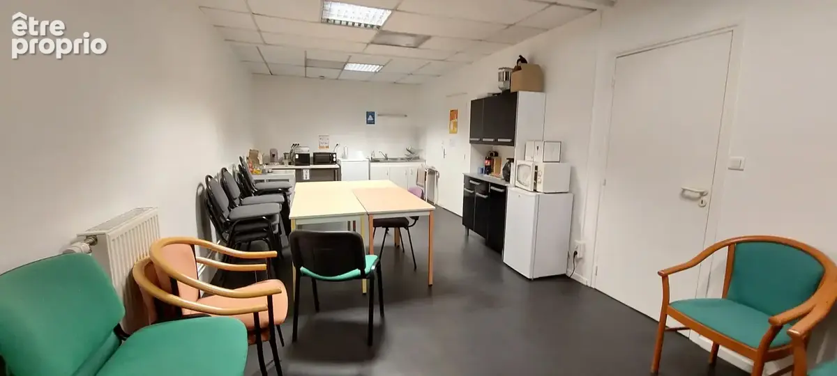Immeuble a usage professionnel de 625 m2  tout de plain pied - photo 8