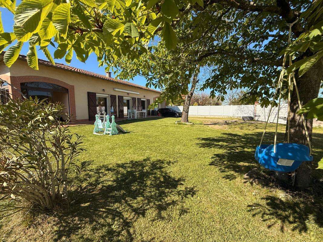 Maison à LA SALVETAT-SAINT-GILLES