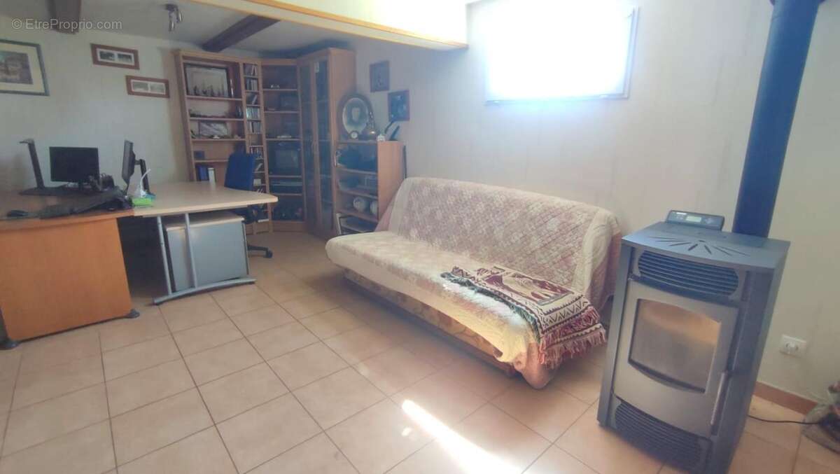 Maison individuelle avec beau terrain plat à Soursac - photo 11