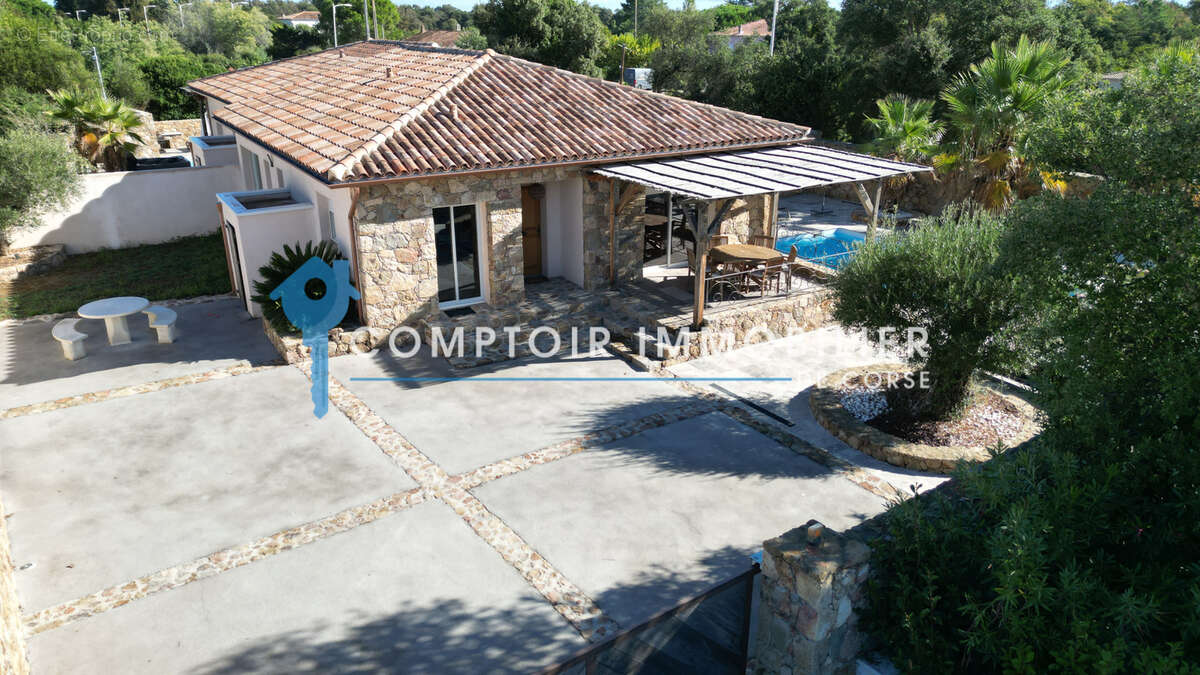 Villa style bergerie 3 chambres en pierre de taille avec piscine - photo 4