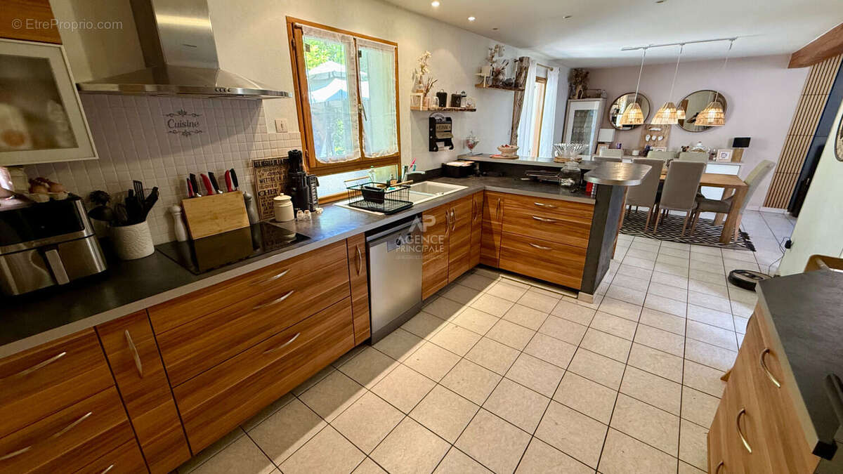 Maison Vaureal 8 pièce(s) 126 m2 - photo 6
