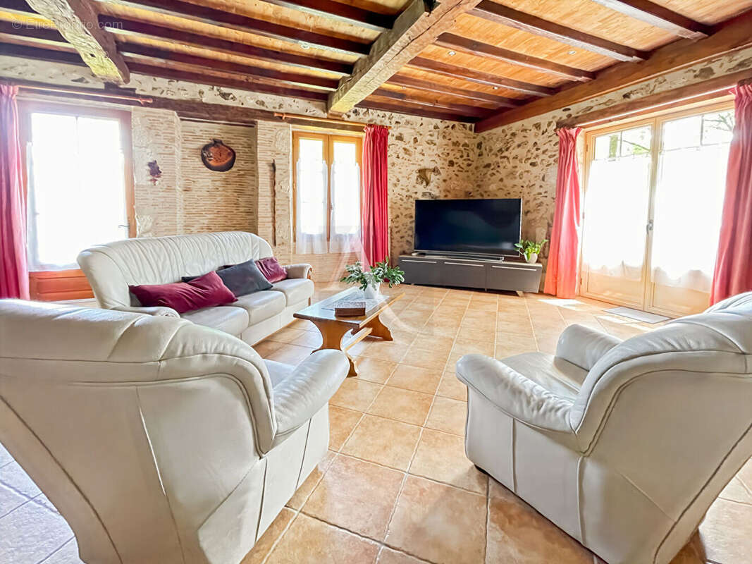 Charmante maison périgourdine avec dépendance, proche de Villeréal - photo 8