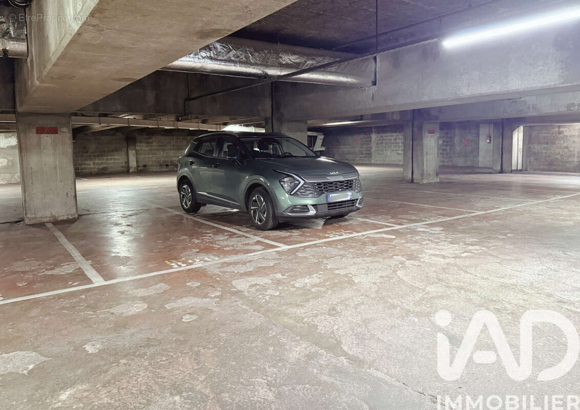 Photo 3 - Parking à PARIS-13E