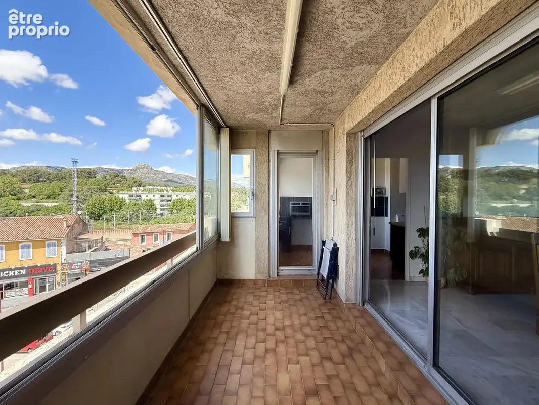 Appartement 3 pièces 81 m² à vendre à Aubagne (13400) - photo 2