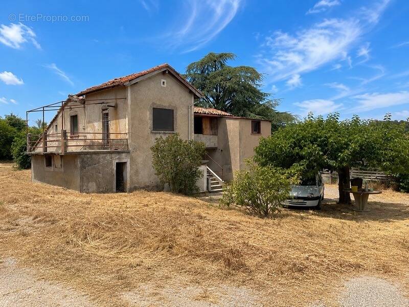 Maison à SAINT-JULIEN-DE-CASSAGNAS
