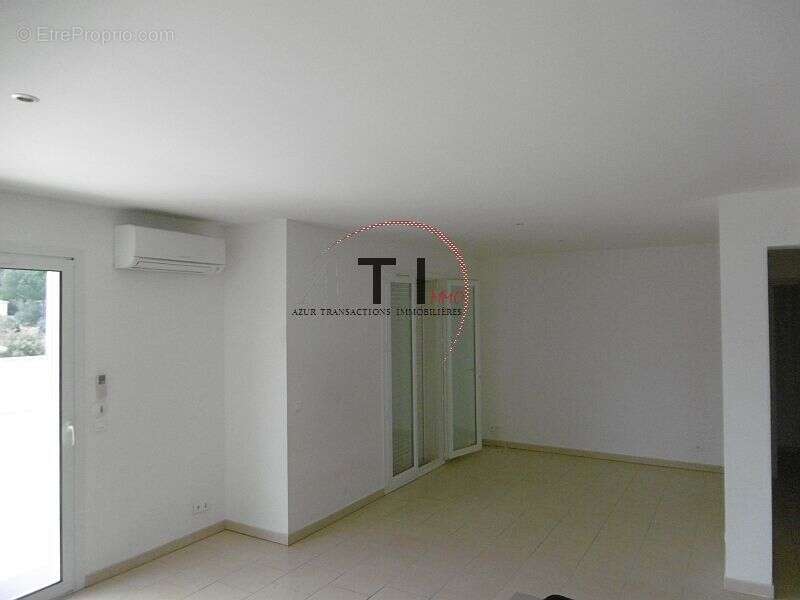Appartement 554 m² à Sainte-Maxime  - photo 4
