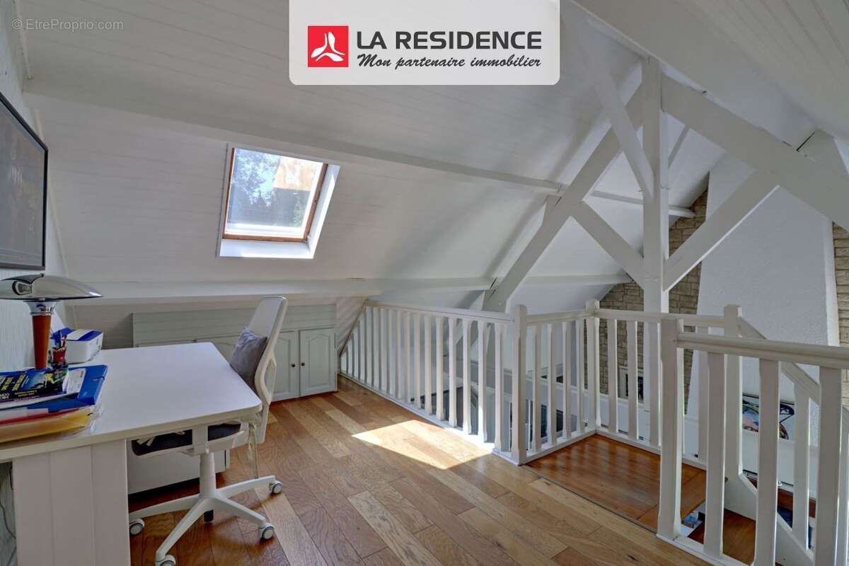 Maison 174 m² à Bazemont  - photo 7