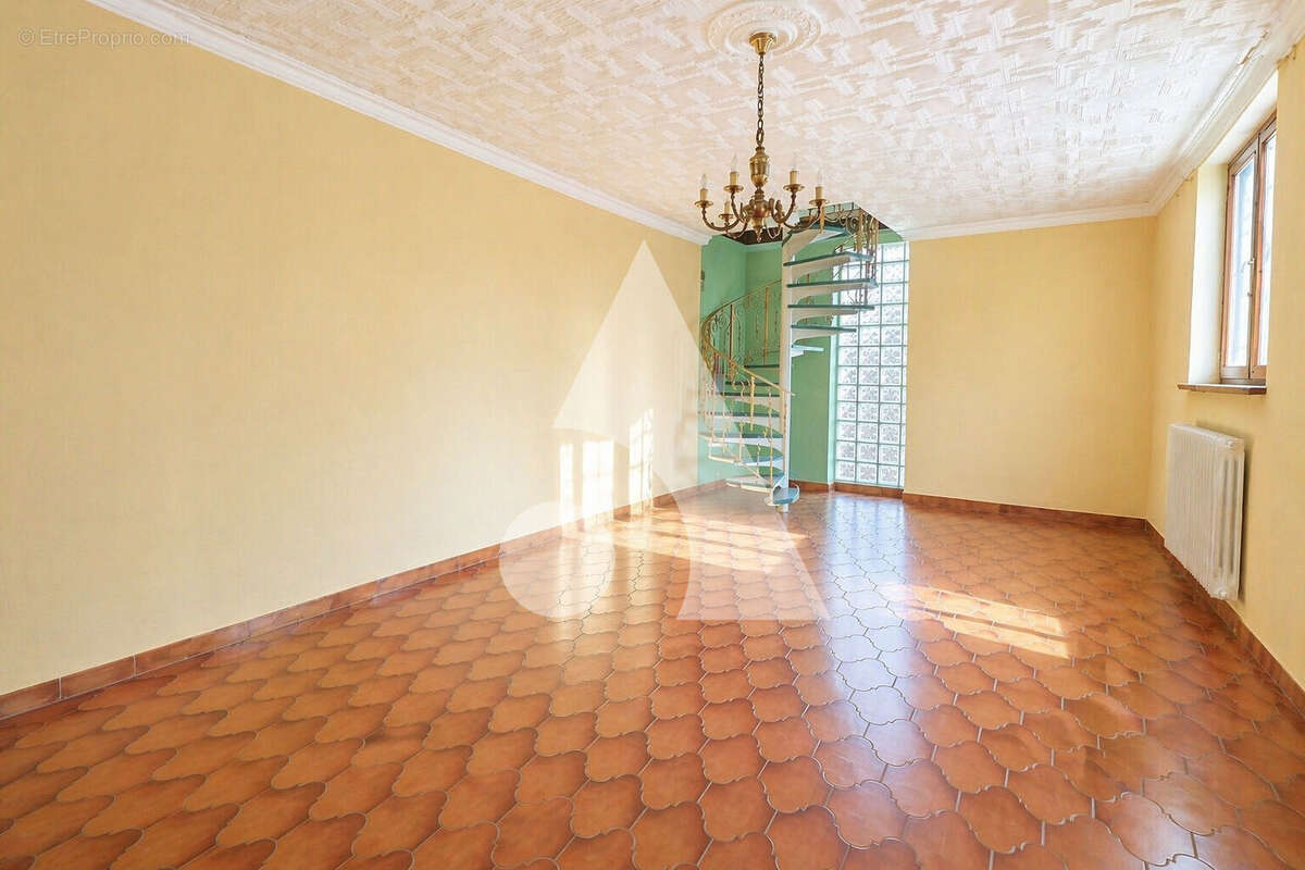 Maison à MERY-SUR-OISE