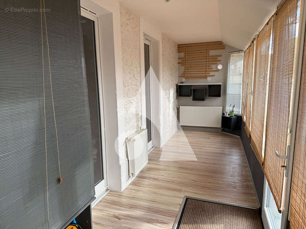 Maison à ROUGEMONT-LE-CHATEAU