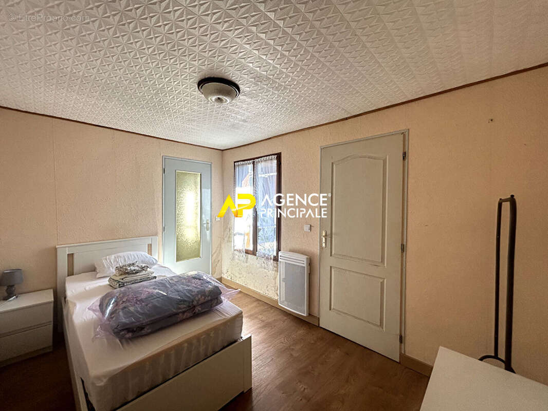 BEZONS _ CENTRE VILLE _Maison 51 m2 et dependence - photo 17