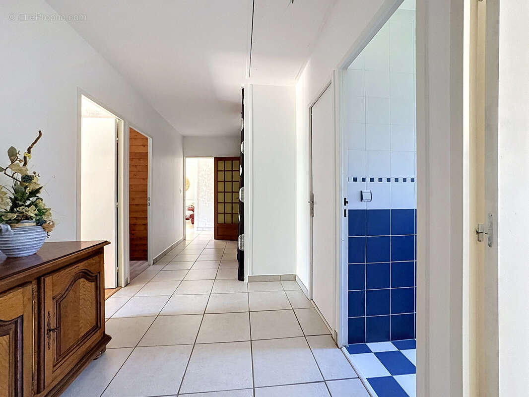 Massieux, Maison Plain pied 106m2 avec garage et terrain de 1075m2 - photo 9