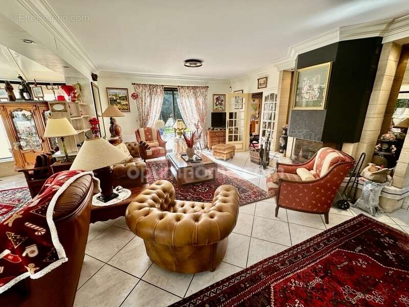 Maison à ROUGE