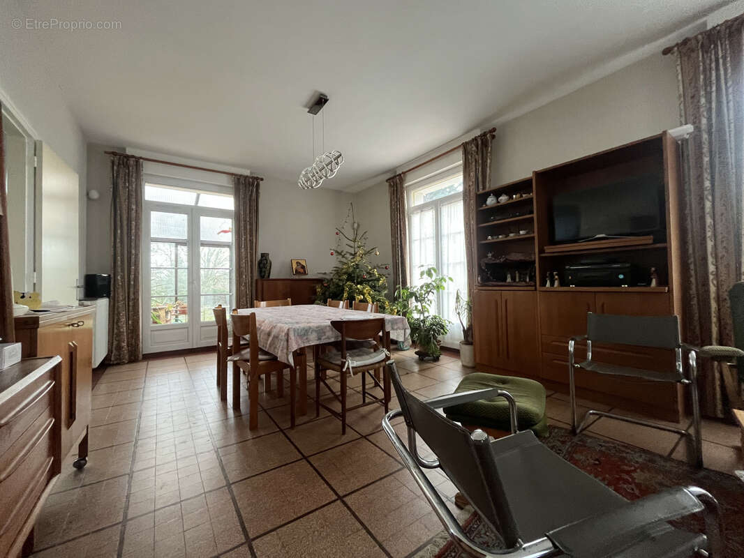 Maison à CALLENGEVILLE