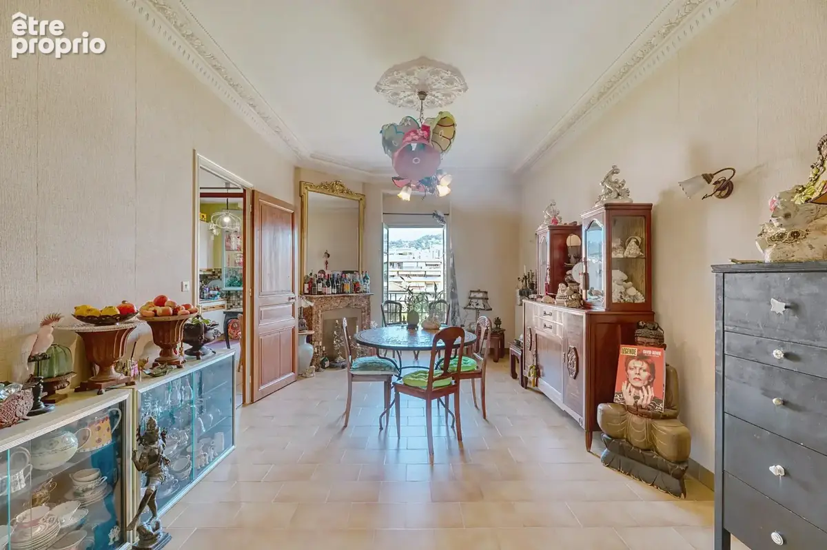 Nice — Appartement bourgeois de 106,89 m2, 3m sous plafond - photo 2