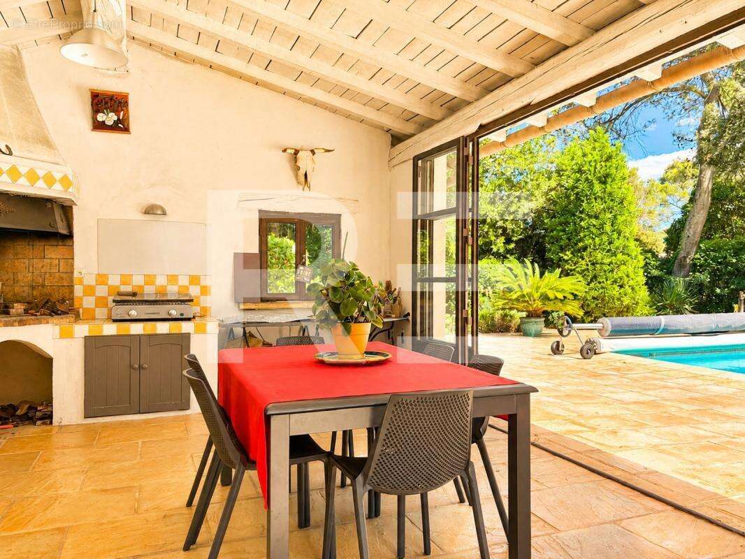 Villa de 154m² sur terrain arbore de 3259m² piscine nimes - photo 7