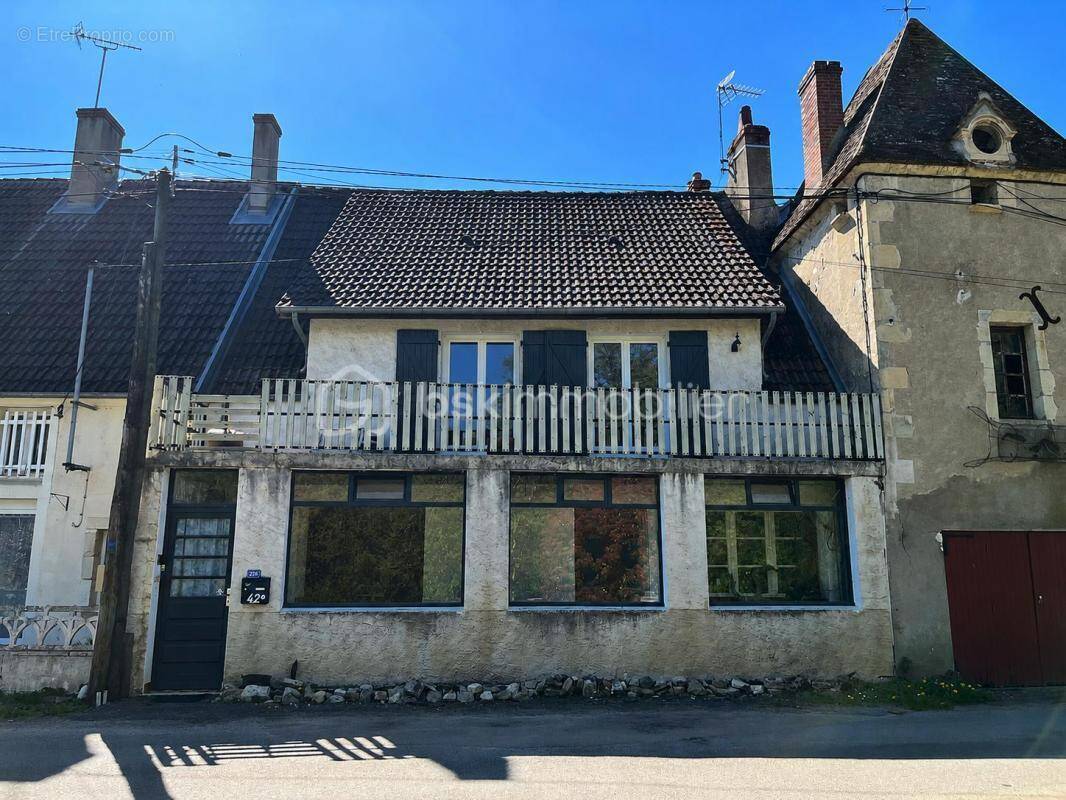 Maison à JOUET-SUR-L'AUBOIS