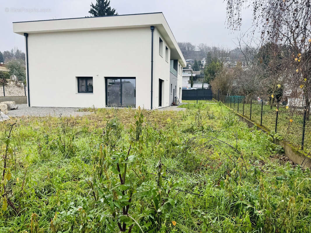 Maison à VETRAZ-MONTHOUX