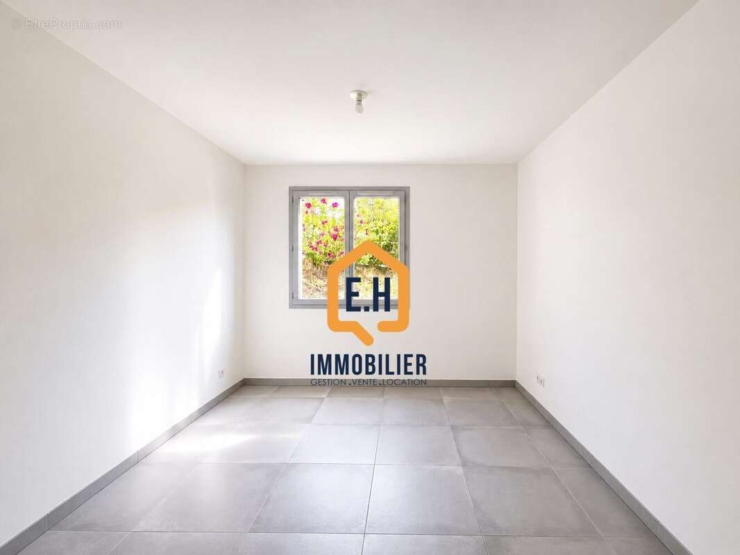 Appartement à BORMES-LES-MIMOSAS