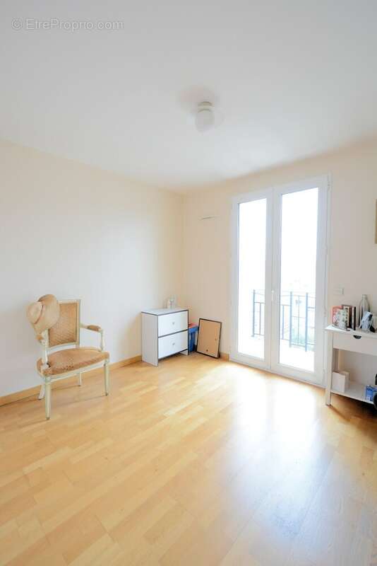 Appartement à SAINT-MAUR-DES-FOSSES