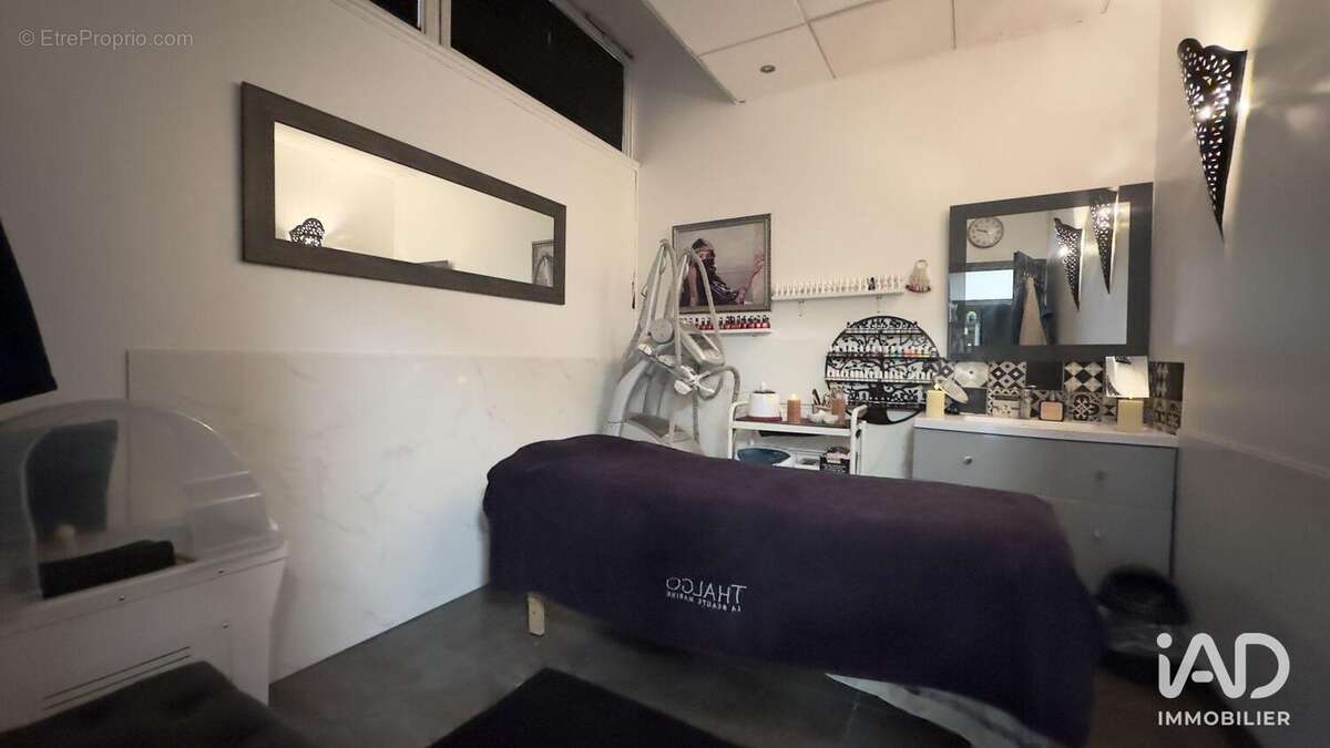 Photo 4 - Commerce à ELANCOURT