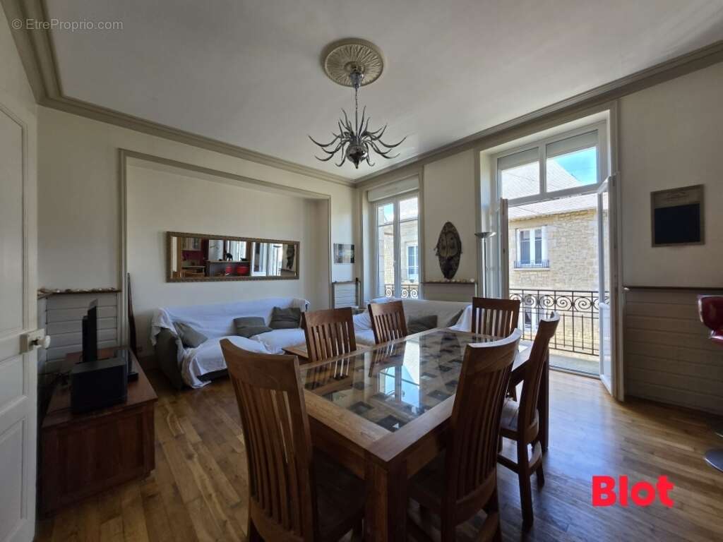 Appartement à FOUGERES