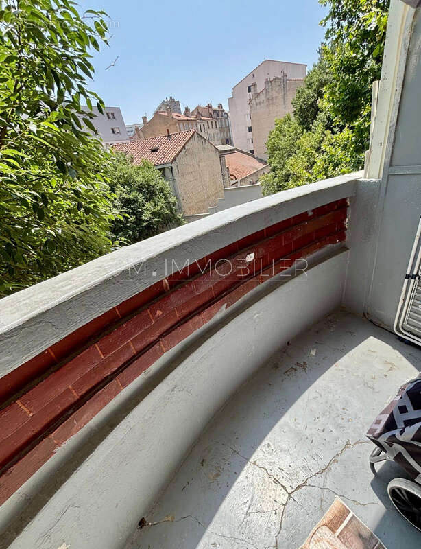 Appartement à MARSEILLE-3E
