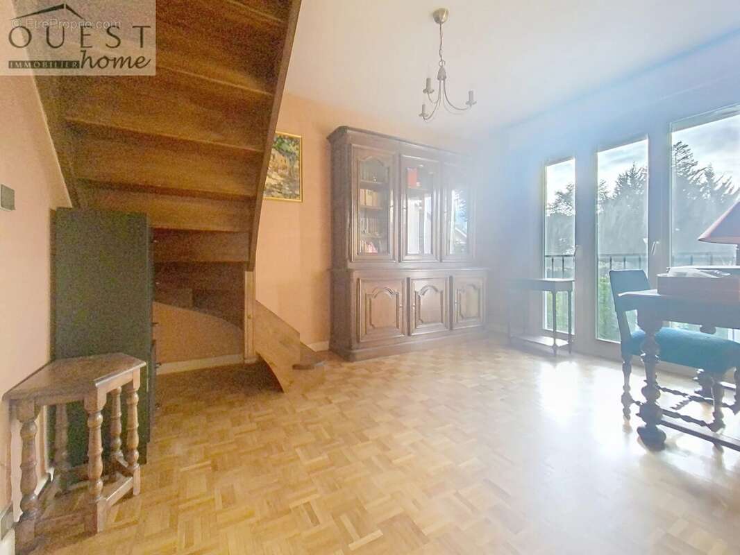 Maison à CHARBONNIERES-LES-BAINS