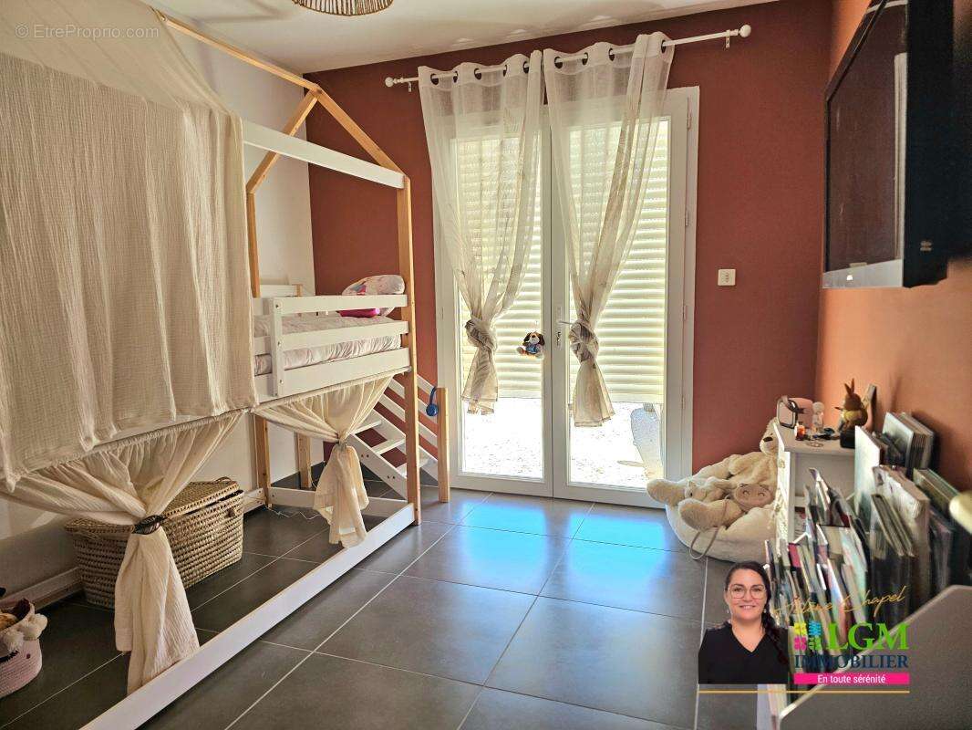 Maison à SAINT-HILAIRE-DE-BRETHMAS