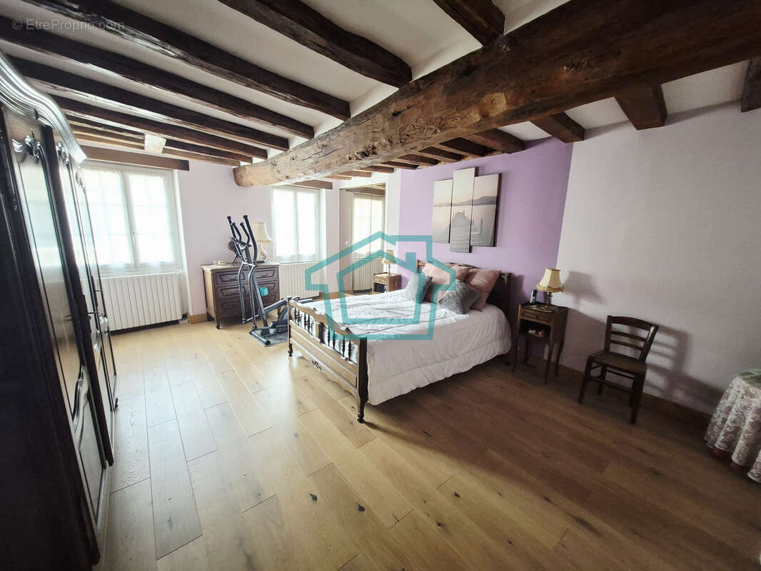 Maison à HOUDAN