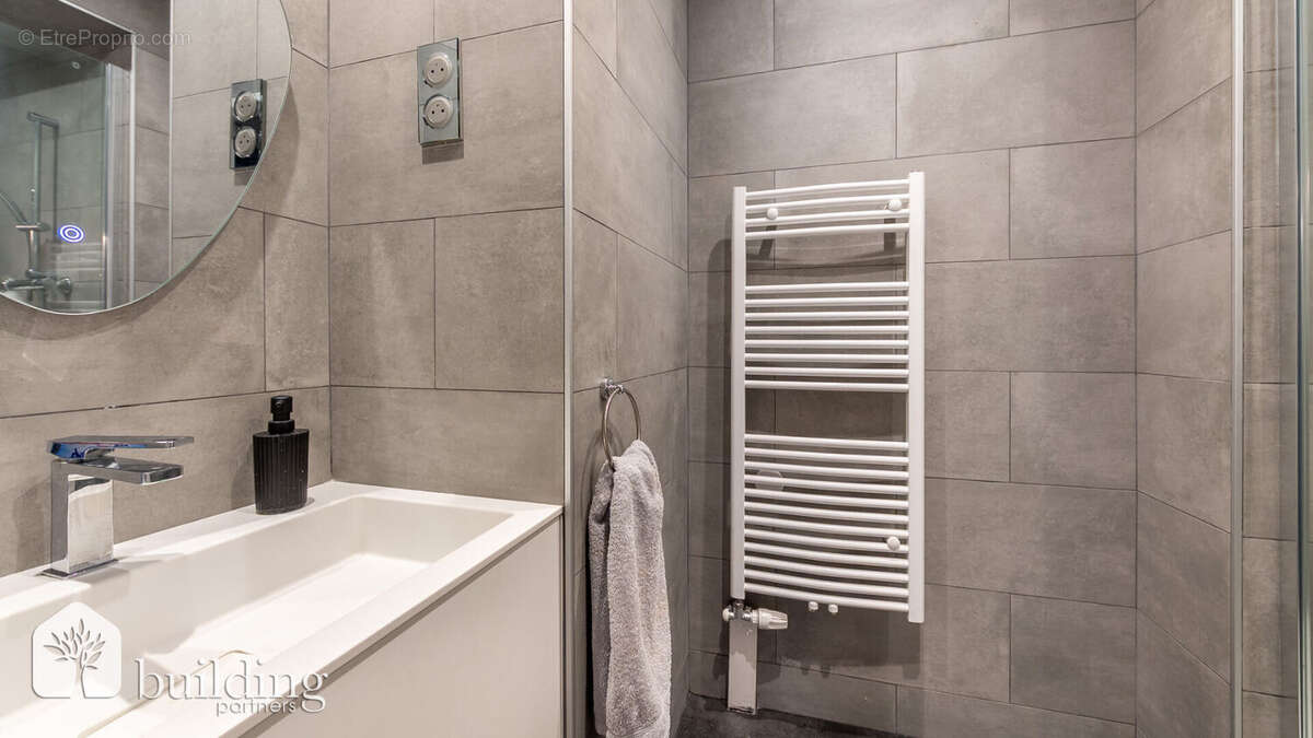Appartement à LEVALLOIS-PERRET