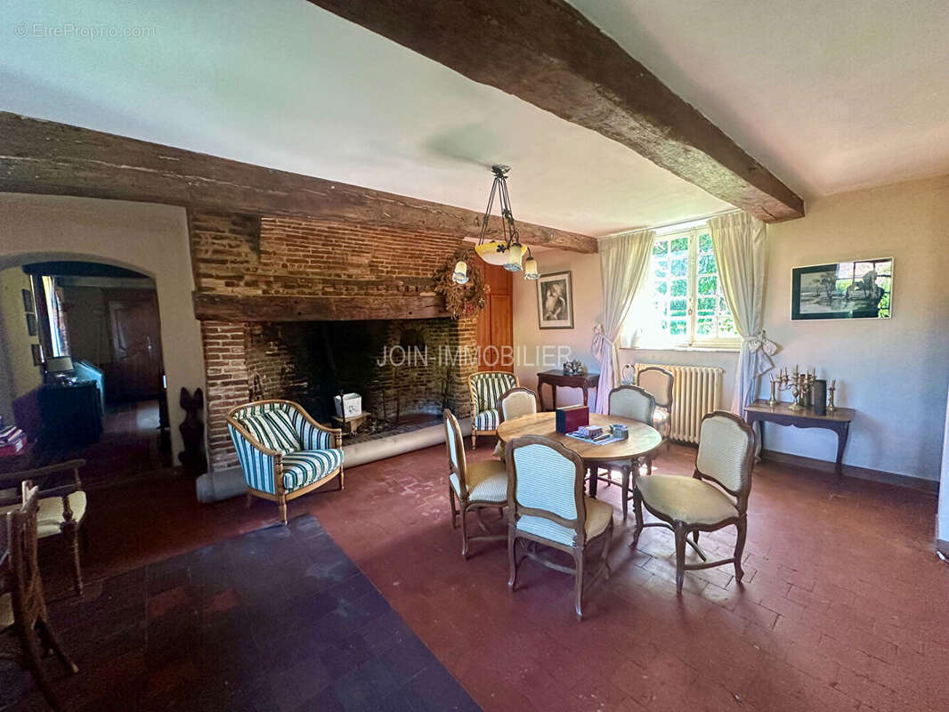 Maison à BAILLY-EN-RIVIERE
