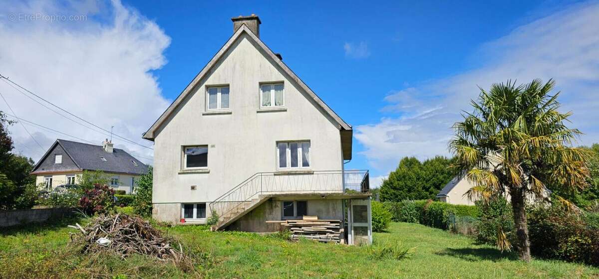 Maison à MALGUENAC