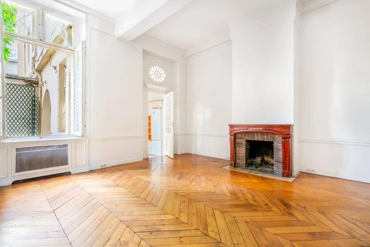 Appartement à PARIS-4E