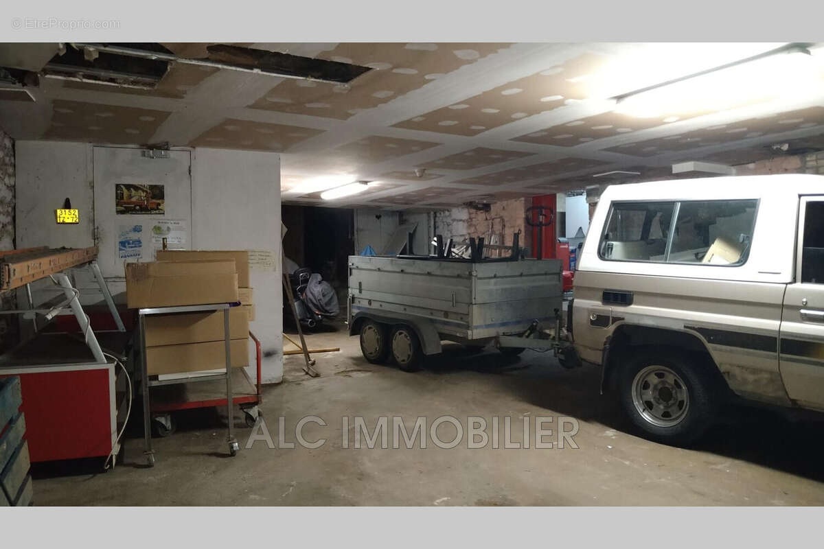 Commerce 411 m² à Saint-Leonard-Des-Bois  - photo 8