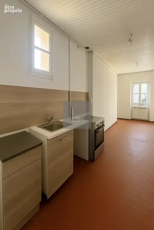 Appartement type 4 , dernier étage , 6 ème arrondissement, ascenseur, faibles charges - photo 3
