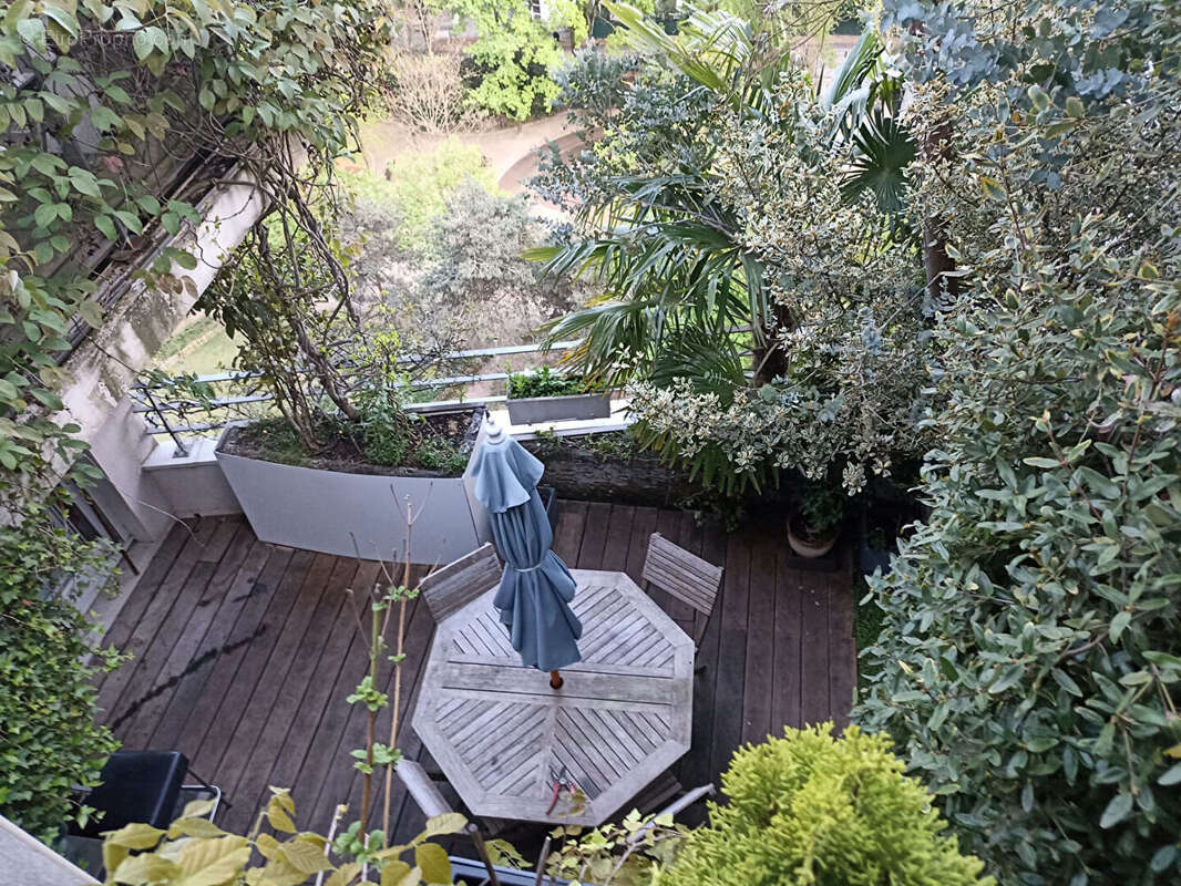 Appartement à COURBEVOIE