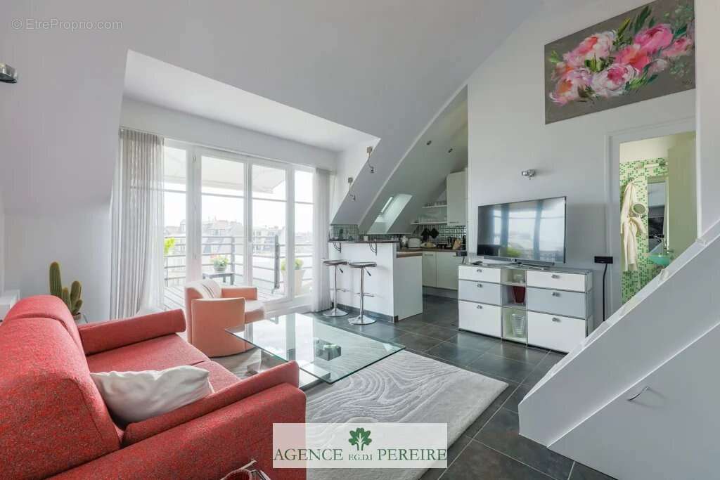 Appartement à PARIS-17E