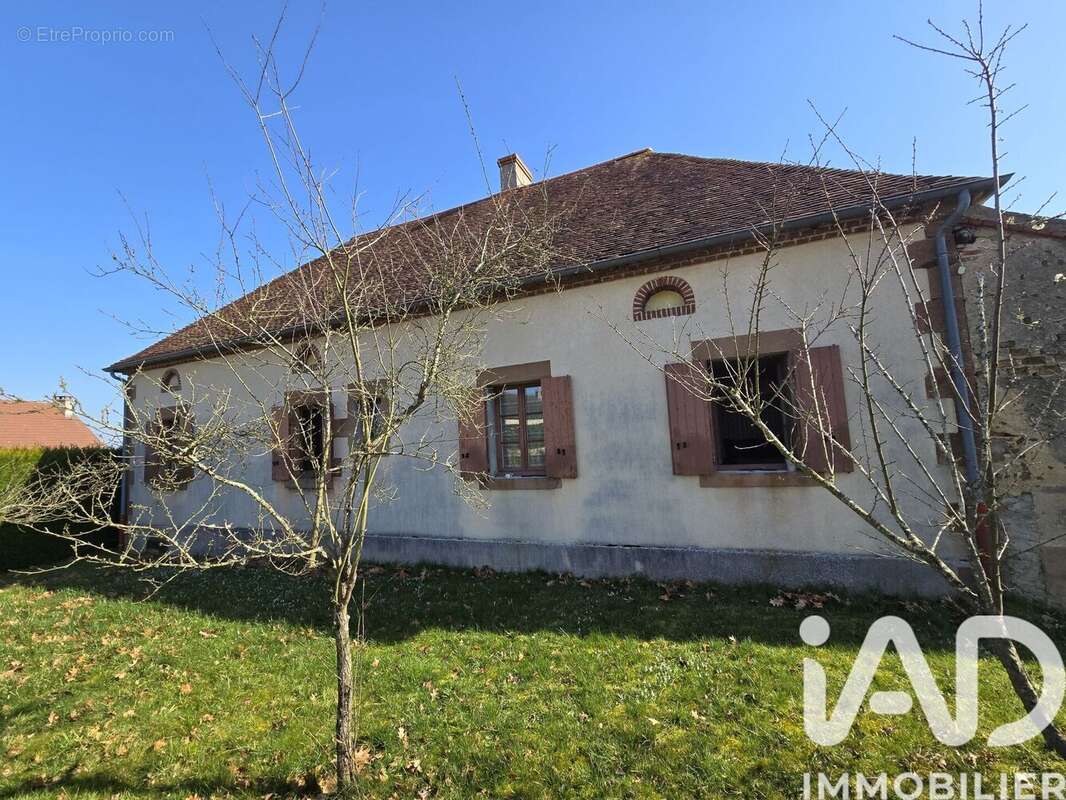 Photo 2 - Maison à NEUILLY-LE-REAL