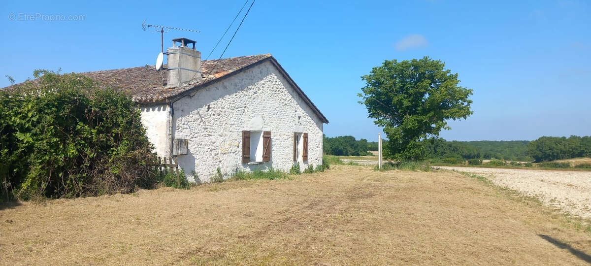 Maison à MONTAIGU-DE-QUERCY