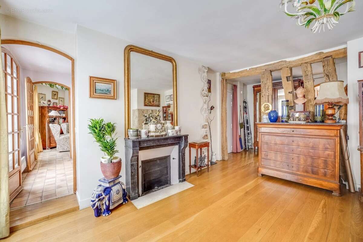Appartement à PARIS-4E