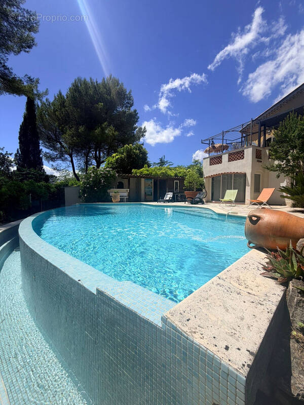 Maison à MOUGINS