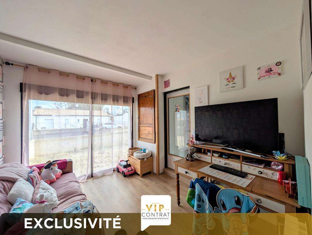 Maison à BRIZAMBOURG