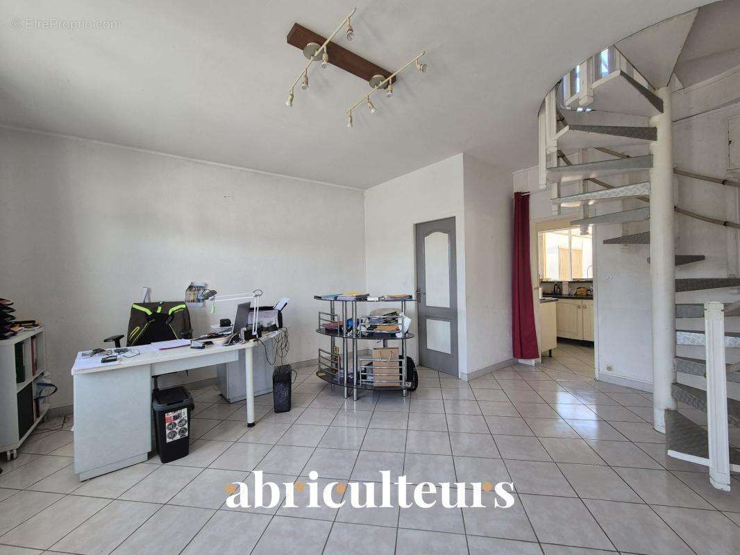 Maison avec terrasse de 45 m² e en vente à Cognac ( 16100) - photo 5